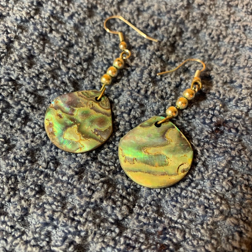 Mother of pearl disk earrings